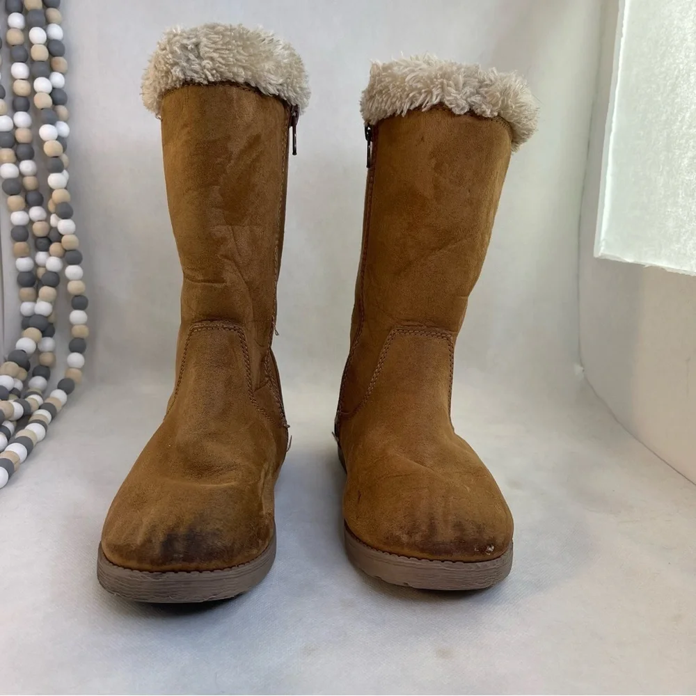 Cat & Jack Tan Suede Boots with Fur Lining for girls Size 1
